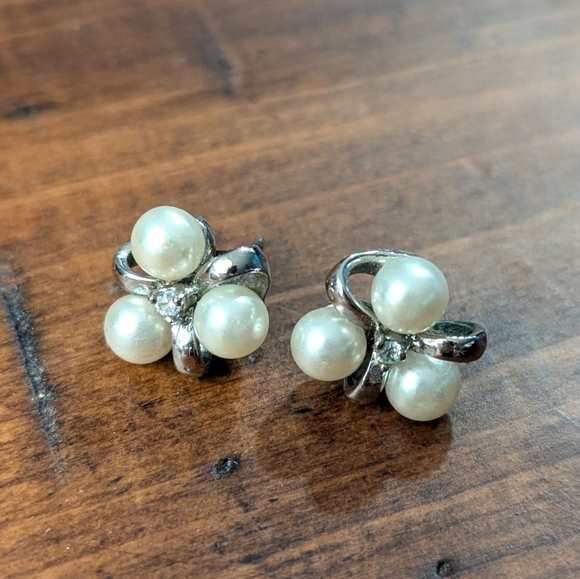 Pearl and Zircon Silver Earrings - Picture 2 of 5